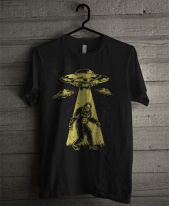 Bigfoot UFO Abduction Sasquatch Alien Believer T Shirt