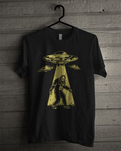 Bigfoot UFO Abduction Sasquatch Alien Believer T Shirt